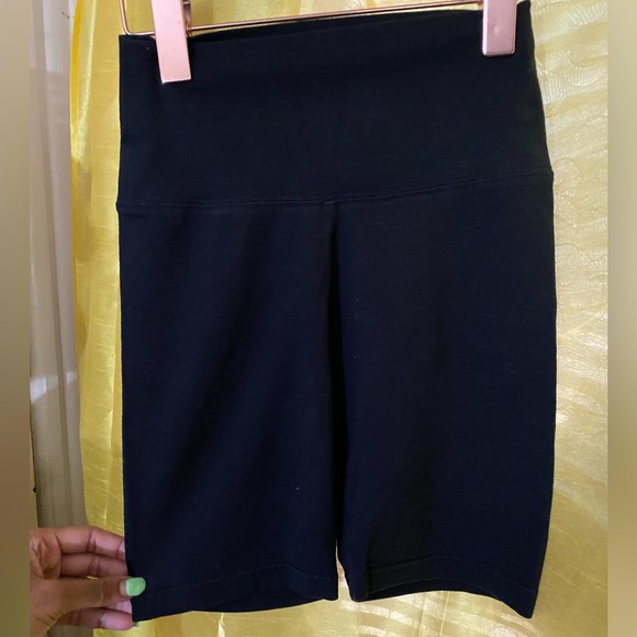 black biker shorts - Picture 3 of 4